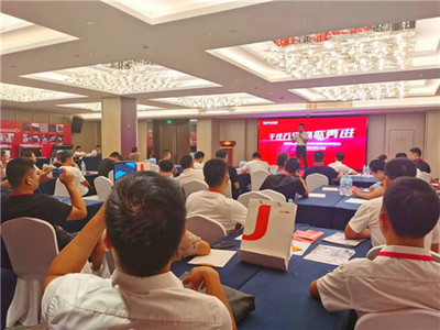 佳歌集成灶八月峰會首站告捷，濟南財富峰會滿帆啟航，引領(lǐng)建材家居新潮流